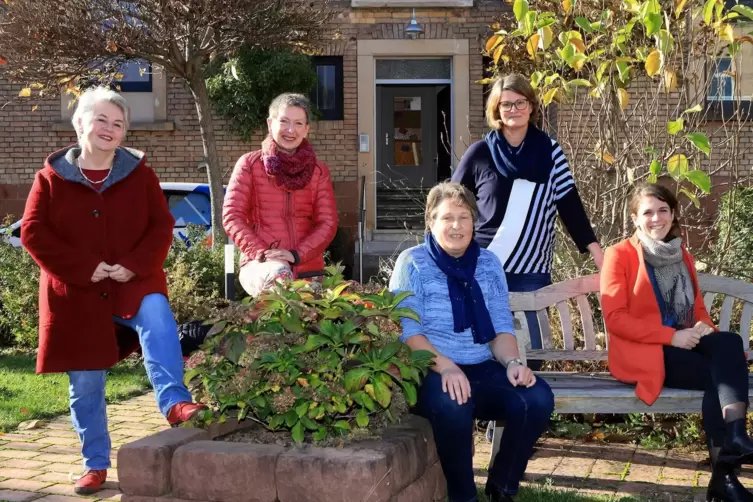 Das Team steht ab sofort auch im ambulanten Kinder- und Jugendhospizdienst zur Verf&uuml;gung (von links): Ute Schneider-Beiwinkel, U