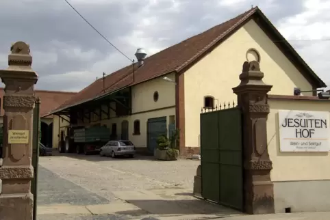Lange Weinbautradition: der Jesuitenhof in Dirmstein.