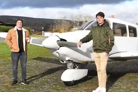 Bereit zum Durchstarten: Die Flugschüler Kai Hartenstein (links) und Daniel Schreier. 