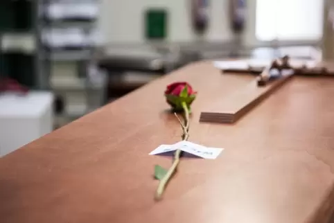 Die Anzahl der Todesfälle von infizierten Menschen nahm in Rheinland-Pfalz am Freitag um neun auf 411 zu.