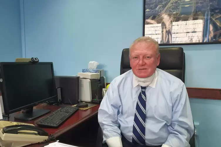 240 Antr&auml;ge pro Tag: Kurz vor und kurz nach der Wahl haben die Leute vor dem B&uuml;ro von William Mullen, Sheriff von Pittsburgh, Sc