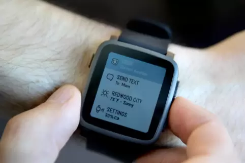 Für welchen Typ eignet sich welche Smartwatch am besten? Der Markt ist mittlerweile riesig. Im Bild: die Smartwatch Pebble Time 