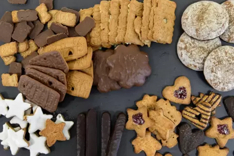 Seit vielen Jahren backen und stricken die Rockenhausener kfd-Frauen für karitative Zwecke. Am 27. November und 4. Dezember verk Seit vielen Jahren backen und stricken die Rockenhausener kfd-Frauen für karitative Zwecke. Am 27. November und 4. Dezember verk