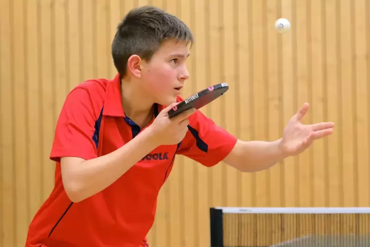 Zurzeit darf Nachwuchstalent Laurin Schermutzki vom TTC Mittelbach nicht an seine geliebte Tischtennisplatte.Der 16-Jährige gibt