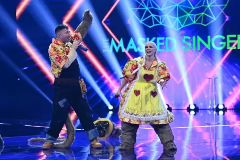 Das Promi-Paar beim Auftritt in der Show „The Masked Singer“. 