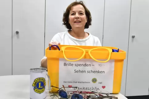 Wer noch alte Brillen zu Hause im Schrank hat: Gabriele Appelrath vom Lions Club Wachenheim sammelt die Sehhilfen für einen gute