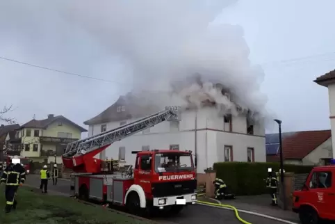 Im Einsatz war auch das Drehleiterfahrzeug. 