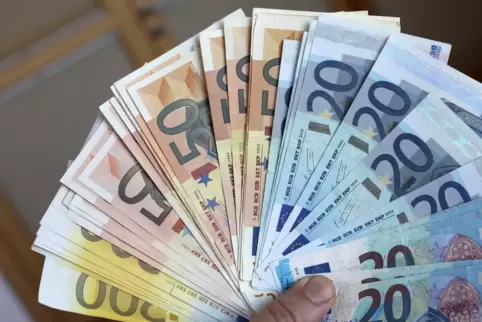 Die Angeklagte hatte ein iPhone mit Falschgeld bezahlt. 