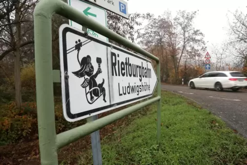 Zwischen der Anlage des Tennisclubs Edenkoben und der Sportschule wird die K 64 ab Montag gesperrt.