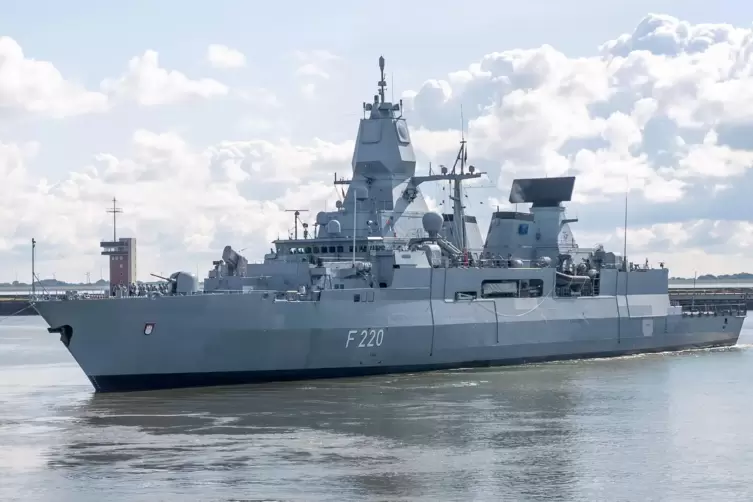 Wilhelmshaven: Die Fregatte „Hamburg“ läuft aus dem Hafen zu einem fünfmonatigen Mittelmeer-Einsatz im Rahmen der Auslandsmissio
