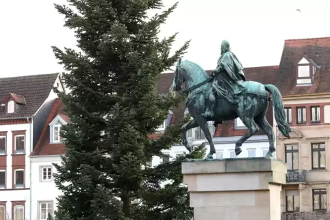 Nur ein Weihnachtsbaum, aber kein Nikolausmarkt: Dieses jahr ist alles anders. 
