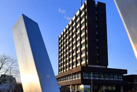 Der erste Stock steht leer und umfasst gut 2500 Quadratmeter: das Telekom-Hochhaus in Neustadt. 