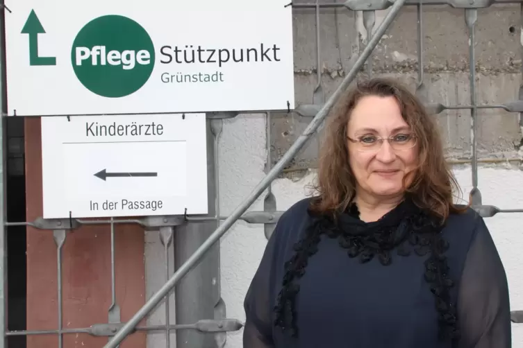 Silvia Meng für den Pflegestützpunkt in Grünstadt, der unabhängige Beratungen anbietet.