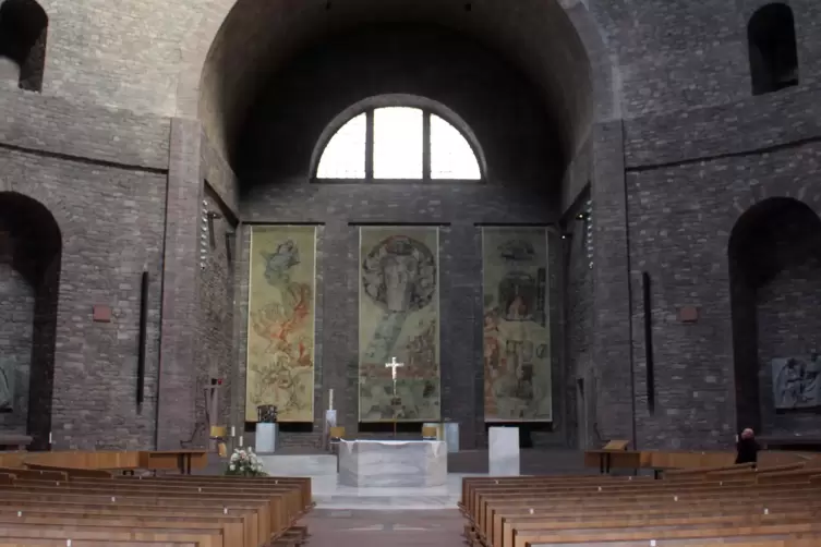 Aus St. Stephan wird ein Gottesdienst im TV übertragen. 