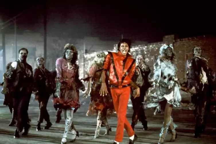 Tanz der Zombies – lange, bevor Untote in Fernsehserien wie „The Walking Dead“ auftauchten: Michael Jackson im Musikvideo „Thril