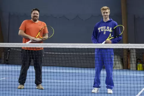 Duellieren sich gern auf dem Tennisplatz: Vater Christian Milic und sein Sohn Max. 