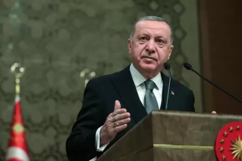 „Wir werden ihre Köpfe zerquetschen“, droht Staatschef Erdogan.