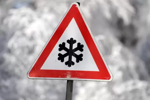 Die Menschen in Rheinland-Pfalz müssen sich zum Wochenstart auf Schnee einstellen. 