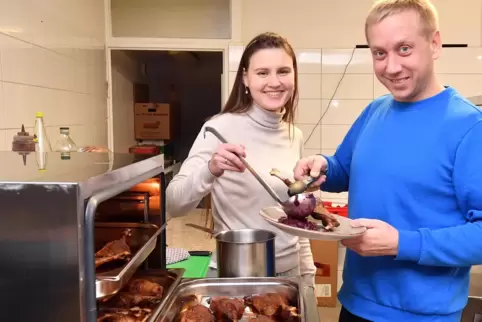 „Gans to go“, also Gans zum Mitnehmen, steht auf der Speisekarte, die Karina und Erich Tome derzeit anbieten. 