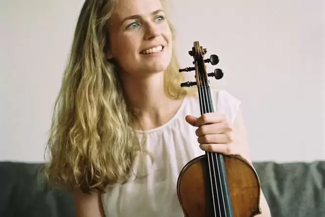 Die Pirmasenserin Anna Theresa Steckel ist Stimmführerin der 2. Violinen im Gewandhausorchester Leipzig. Die Pirmasenserin Anna Theresa Steckel ist Stimmführerin der 2. Violinen im Gewandhausorchester Leipzig.