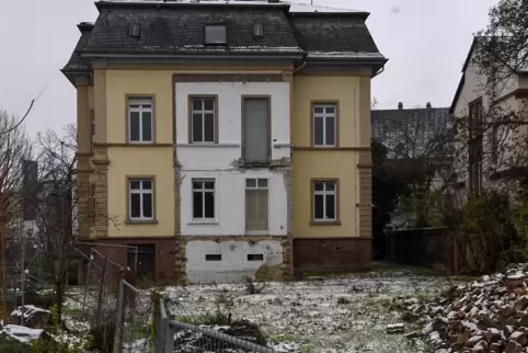 Angrenzend an die Koppsche Villa will die Bank in Frankenthal einen Neubau errichten.
