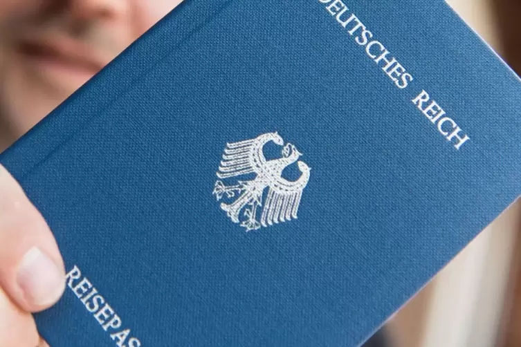 Wenn Reichsbürger reisen wollen, stellen sie sich ihre Dokumente selbst aus. 