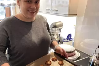 Jana Rödler und die gelungenen Protein-Plätzchen.