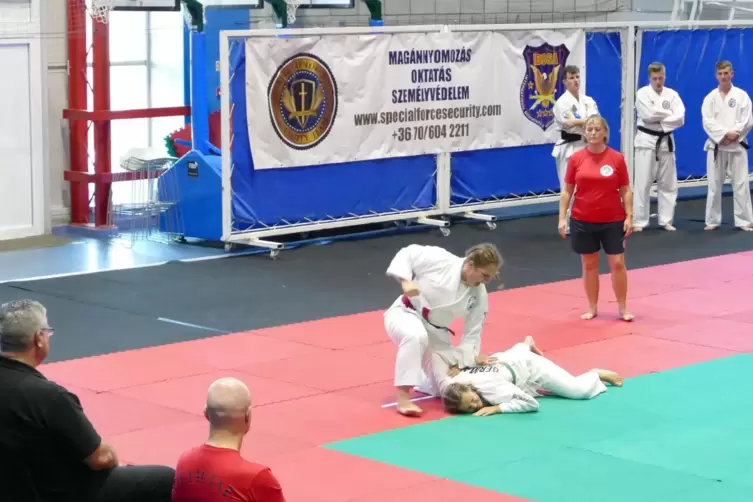 Jana R&ouml;dler auf dem Weg zum Weltmeistertitel 2018 in Gibraltar.