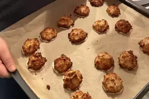 Kokosmakronen mit Proteinpulver. Kokosmakronen mit Proteinpulver.