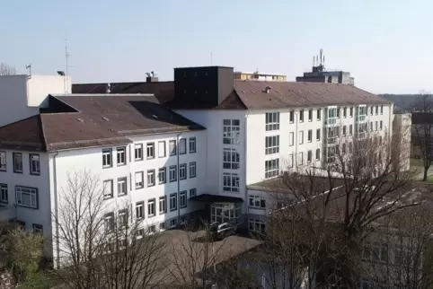 In der Kandeler Asklepiosklinik werden derzeit 11 Covid-19 Patienten behandelt. 