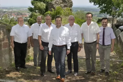 Von links betrachtet: Karl Meister bleibt, Hans Scherer kommt, Bernd Findt und Frank Rüttger bleiben wiederum, Johannes Schwalb 