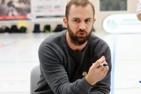 Sieht die Towers auf dem richtigen Weg: Trainer Julian Krieger.