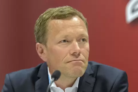 Die nächste Hiobsbotschaft für Adler-Sportmanager Jan-Axel Alavaara.