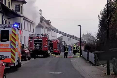 Das Feuer war in einem Haus in der Zollhausstraße ausgebrochen. 