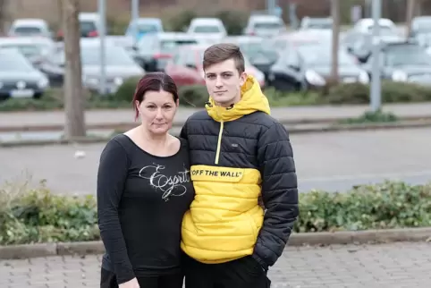 Jamie Wendel und Mutter Robina fühlten sich am Samstag vom Gesundheitssystem im Stich gelassen.