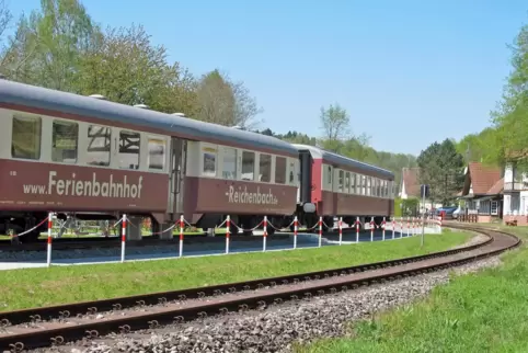 Mit dem „Ferienbahnhof“ gibt es in Dahn-Reichenbahn schon eine Übernachtungsmöglichkeit. Jetzt soll dort ein Hotel folgen. 