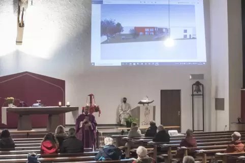 Während eines Gottesdienstes informierte Pfarrer Steffen Kühn über die Neubaupläne für eine neue Kindertagesstätte – und zeigte 