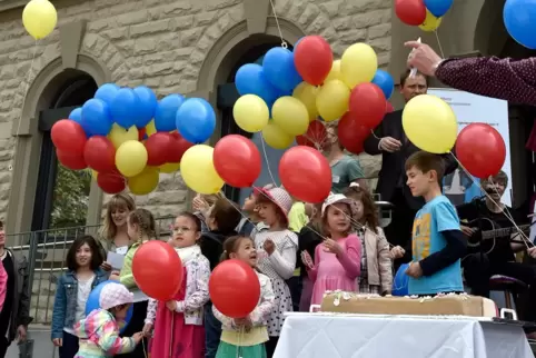 Vor gut drei Jahren feierte das Mehrgenerationenhaus sein zehnjähriges Bestehen – mit dabei waren auch Kinder der in der Einrich