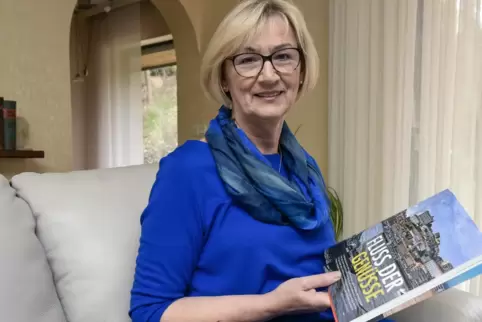 Nutzz freie Zeit auch, um mehr zu lesen: Gaby Müller.