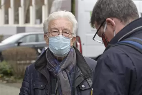 Volker Endres (rechts) im Gespräch mit Karlheinz Schmitt.