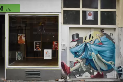 Ein Tor am Kohi Kulturraum in Karlsruhe wurde von Innerfields gestaltet. 