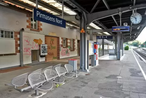 Das Bahnhofsgebäude auf der Biebermühle soll wieder als solches genutzt werden können. 