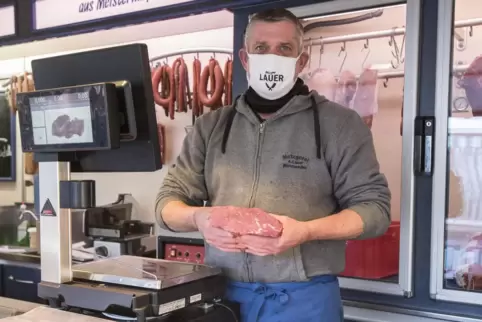 Hat von Anfang an das Gefühl, auf dem Kaiserslauterer Wochenmarkt willkommen zu sein: Metzgermeister Andreas Lauer aus Winnweile