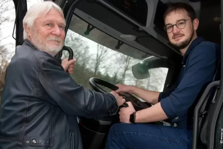 Roland Preis &uuml;bergibt zum Jahreswechsel das Steuer an seinen Sohn Michael. 