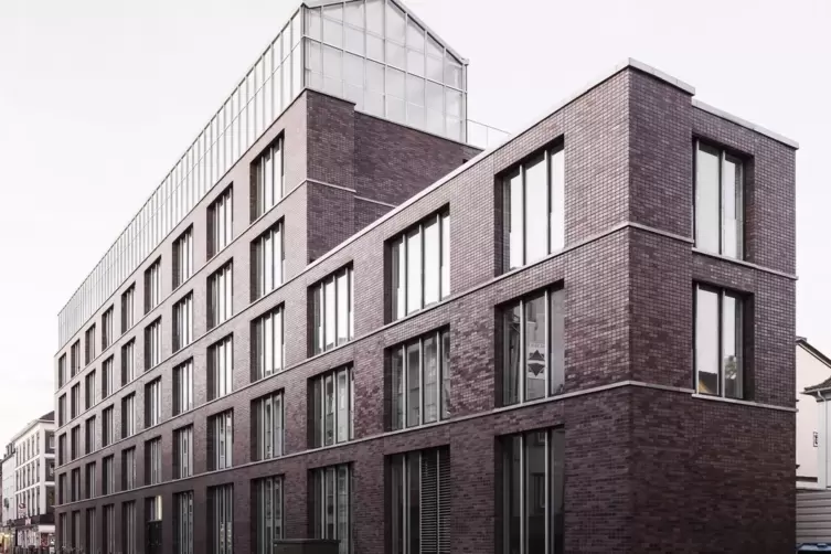 Gew&auml;chshaus auf dem Dach: Auch das Verwaltungsgeb&auml;ude von Kuehn Malvezzi in Oberhausen ist unter den letzten Vier beim DAM-Preis