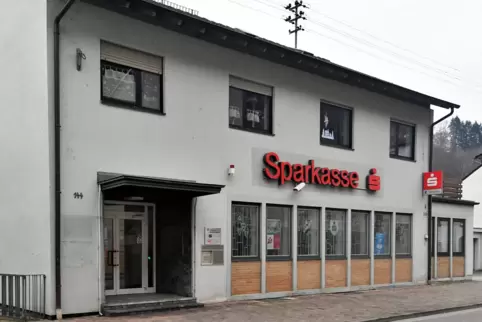 Wird geschlossen: die Sparkassen-Filiale in Weidenthal.
