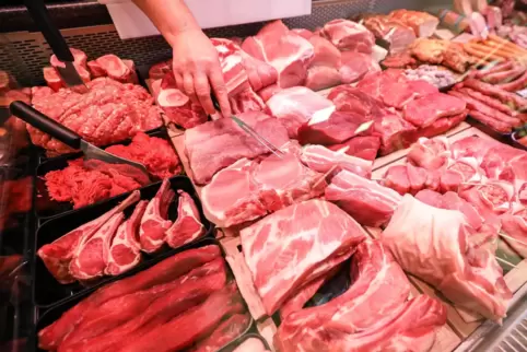 Der Marktpreis für Schweinefleisch ist nach dem Ausbruch der Afrikanischen Schweinepest eingebrochen. 