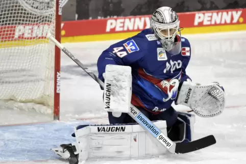 Sechsmal bezwungen: Adler-Torhüter Dennis Endras.