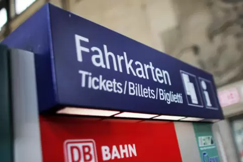 Am 13. Dezember werden viele Fahrkarten bei der Deutschen Bahn etwas teurer. 