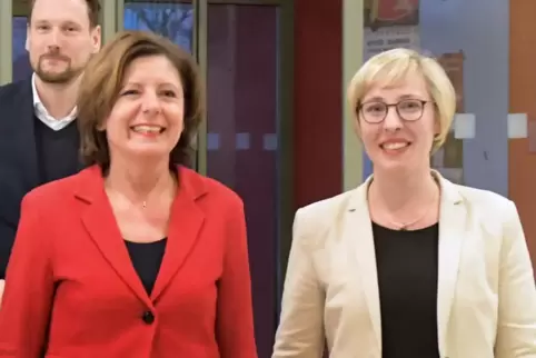 Vor der Pandemie: Malu Dreyer (links), Stefanie Seiler. Vor der Pandemie: Malu Dreyer (links), Stefanie Seiler.